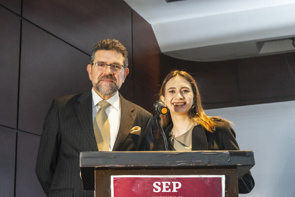 13-aniversario36F8E0779D-5E75-77E1-2A45-CED8F98ADF16.jpg