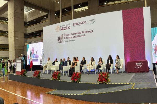 ceremonia-unadm-2025-1-autoridades-0028206856D-D203-F0F7-5CC1-02B3B88C573C.jpg
