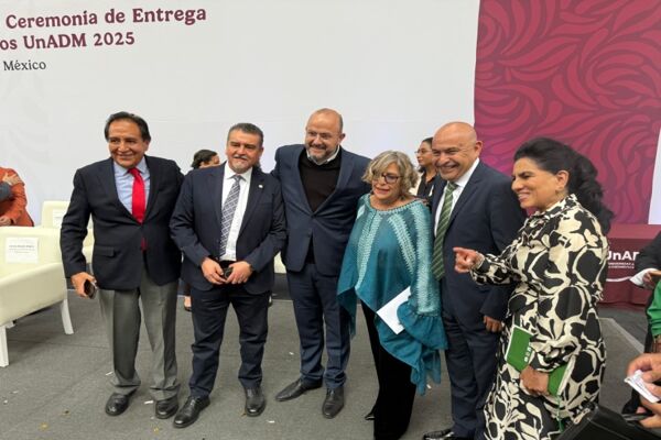 ceremonia-unadm-2025-1-autoridades-003671E84DF-7A2A-D76D-69DD-102792FAE0FA.jpg